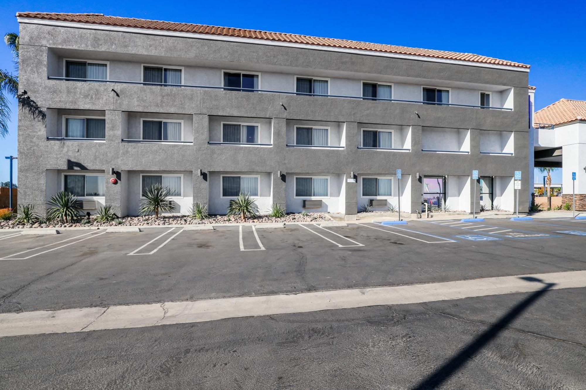 Studio 6 Suites Perris, Ca Екстер'єр фото